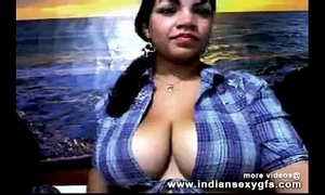 Indian mumbai desi large milk shakes bhabhi expose her front of live webchat - indiansexygfs.com