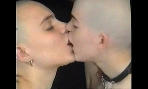 Extreme fucking from punk lesbians - pornoxocom